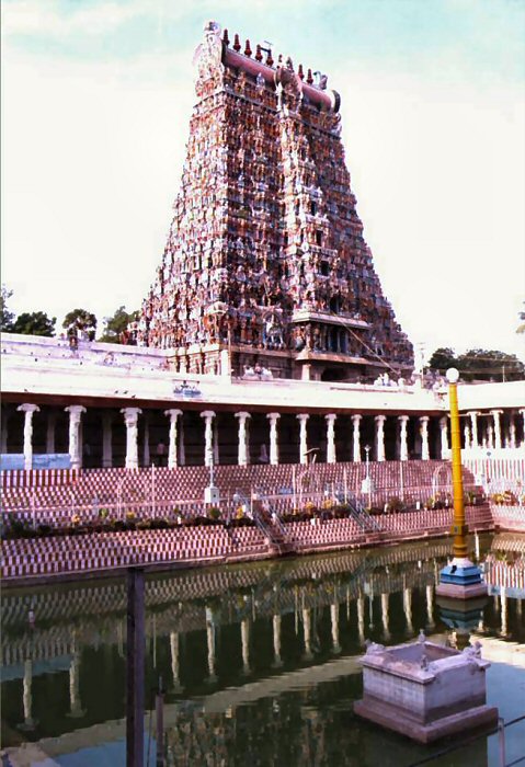 Tempelteich und Gopuram